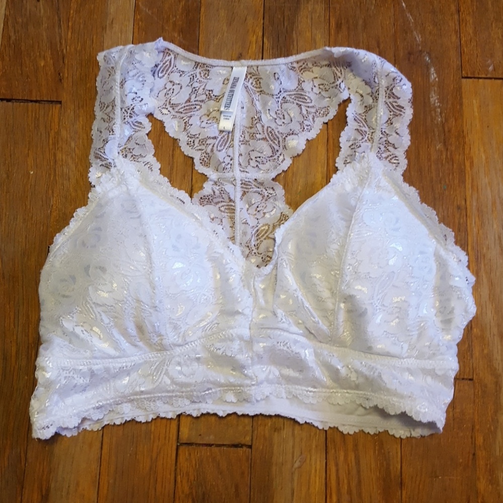 White, lace bralette
